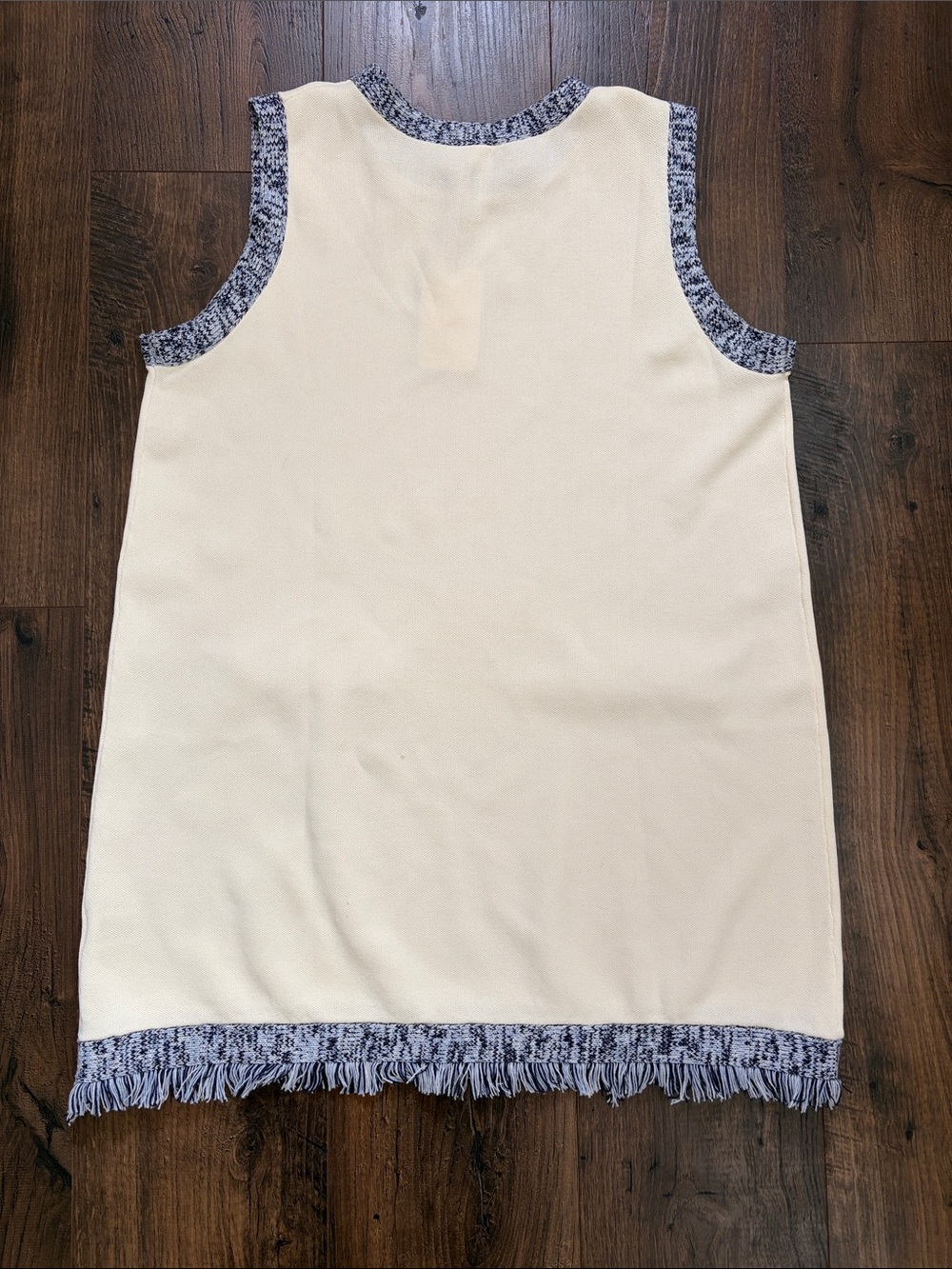 NWT entro Cream Sleeveless Top with Marled Black-White Trim - Picture 8 of 9
